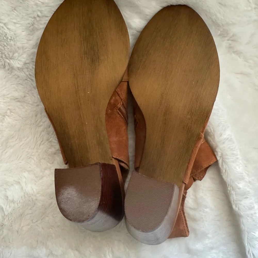 Bella Vita Brown Leather Upper Sandal